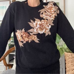 VTG JH Collectibles Black Crewneck Sweater with Beige Floral Intarsia